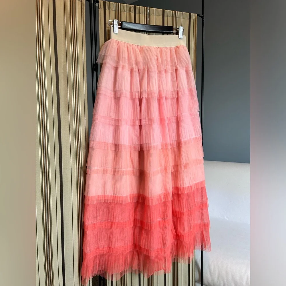 Ombré pink full length tulle skirt. - Picture 2 of 9